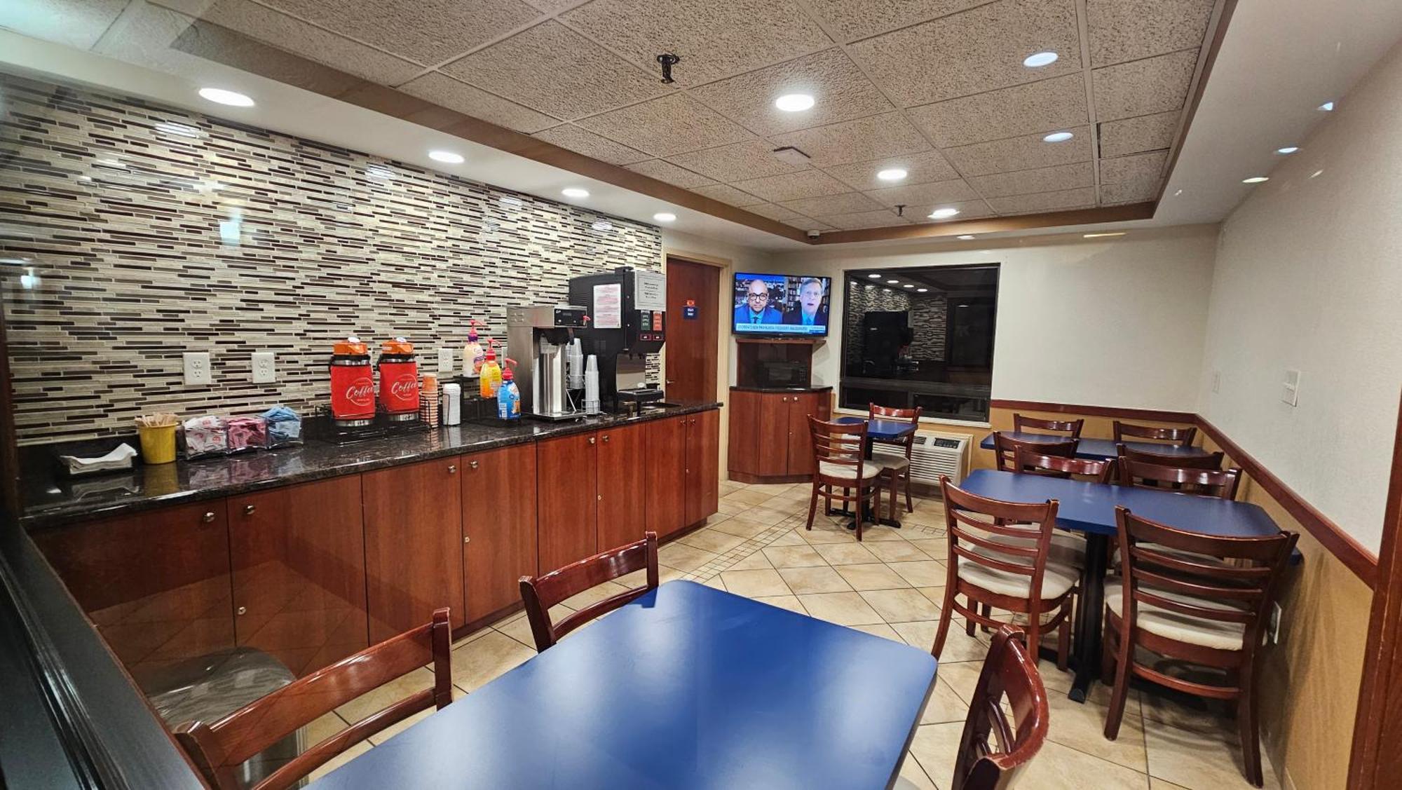Econo Lodge Woodbridge Iselin Екстер'єр фото