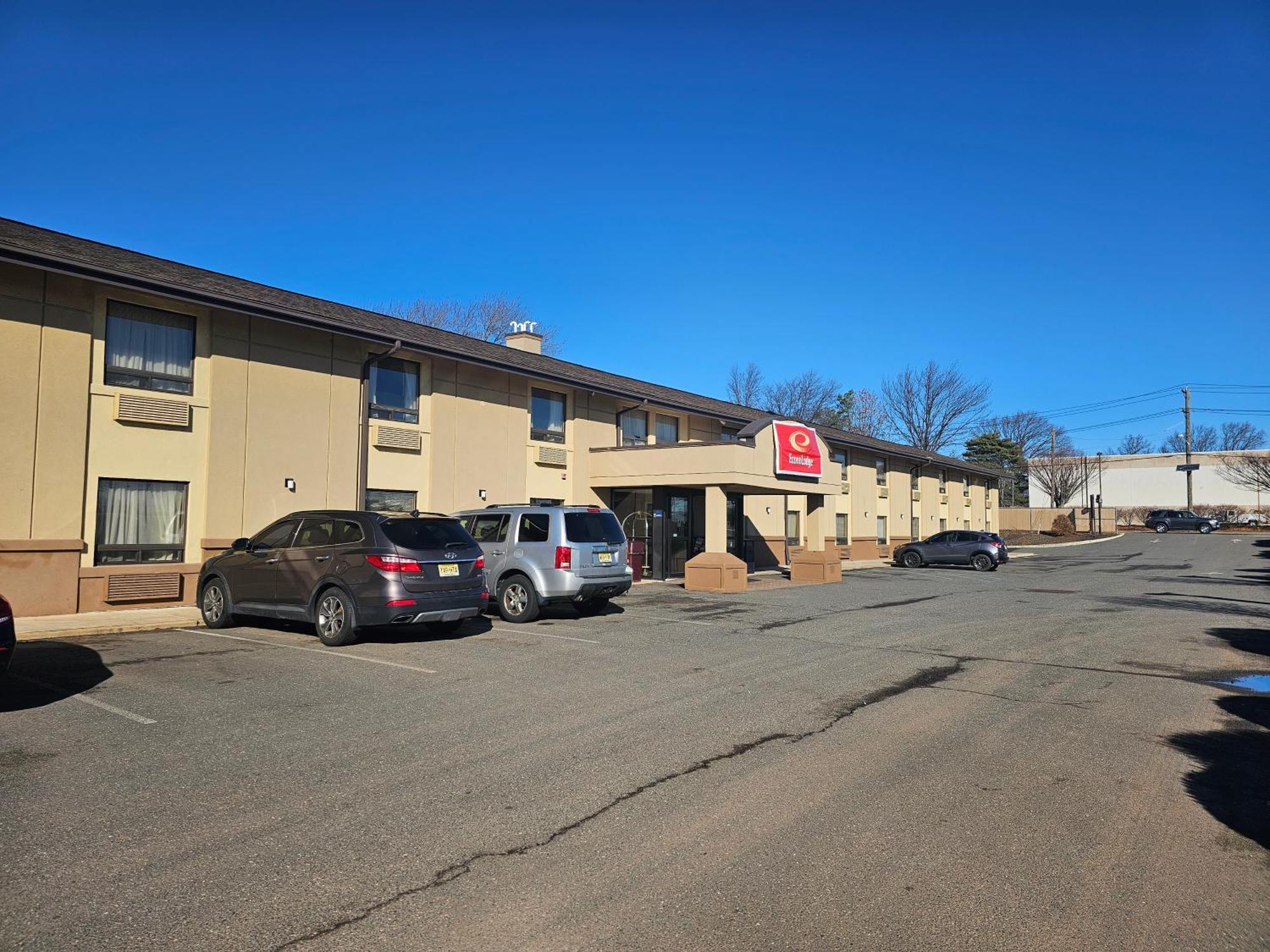 Econo Lodge Woodbridge Iselin Екстер'єр фото