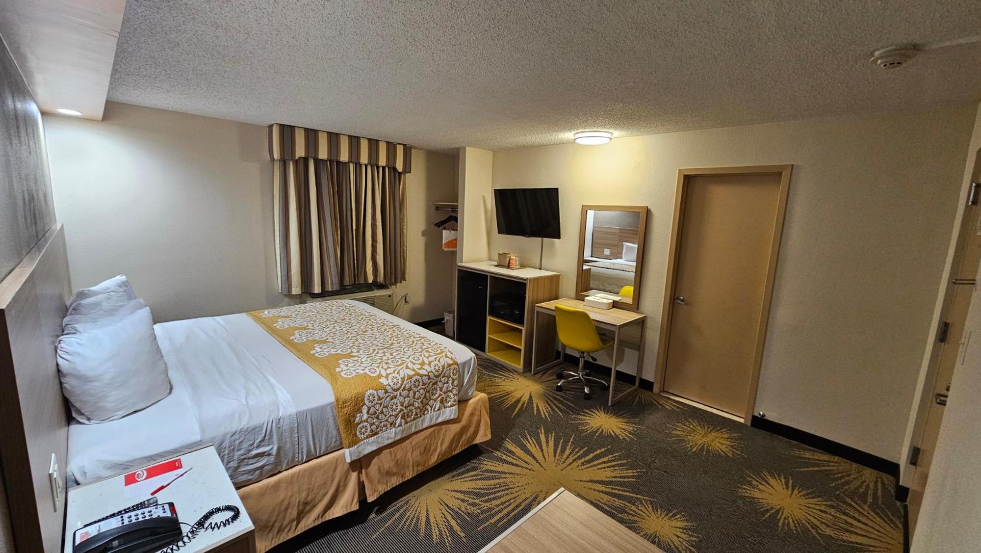 Econo Lodge Woodbridge Iselin Екстер'єр фото