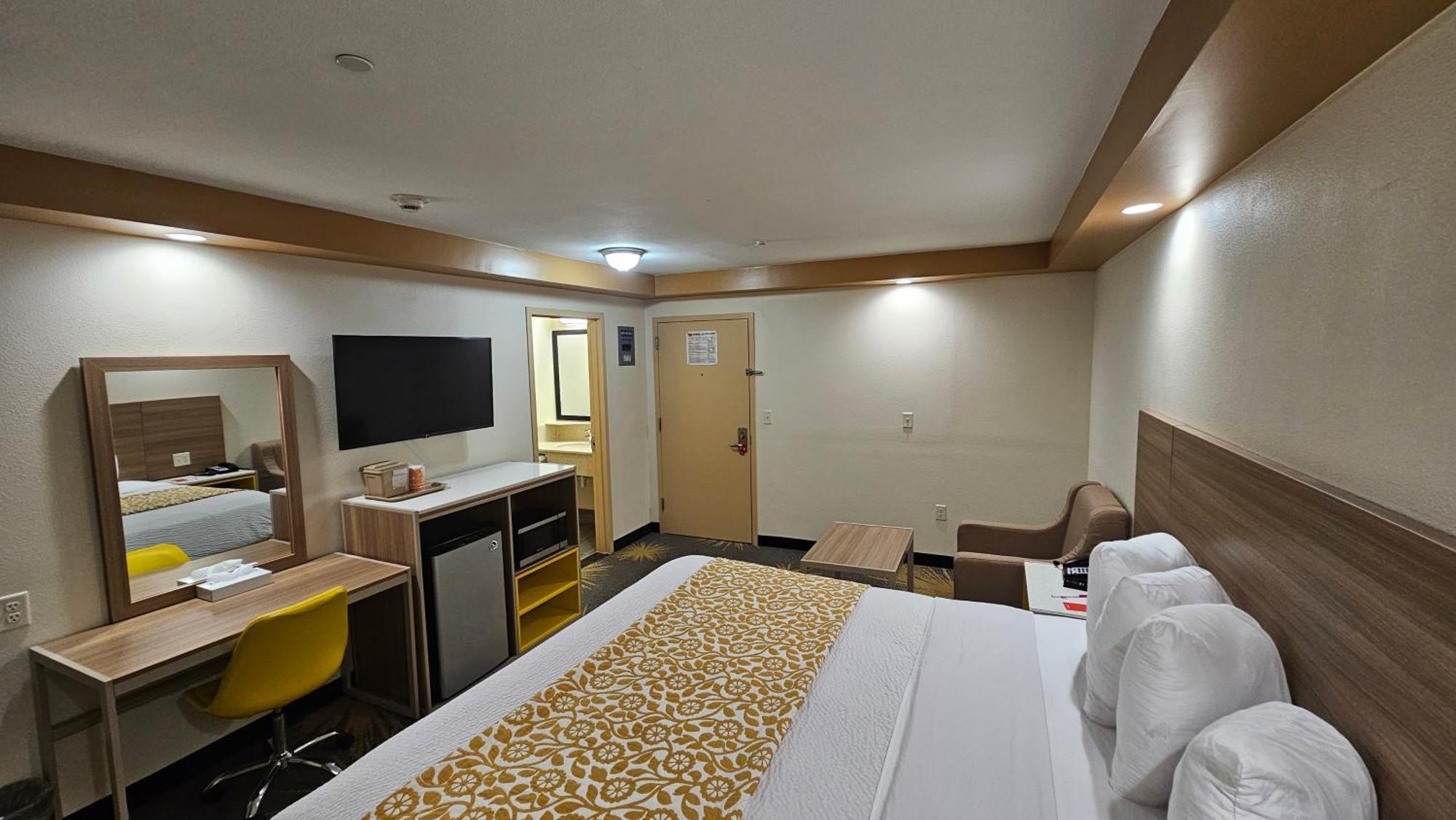 Econo Lodge Woodbridge Iselin Екстер'єр фото