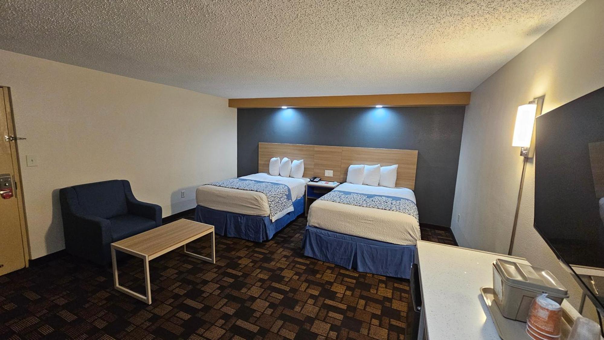 Econo Lodge Woodbridge Iselin Екстер'єр фото