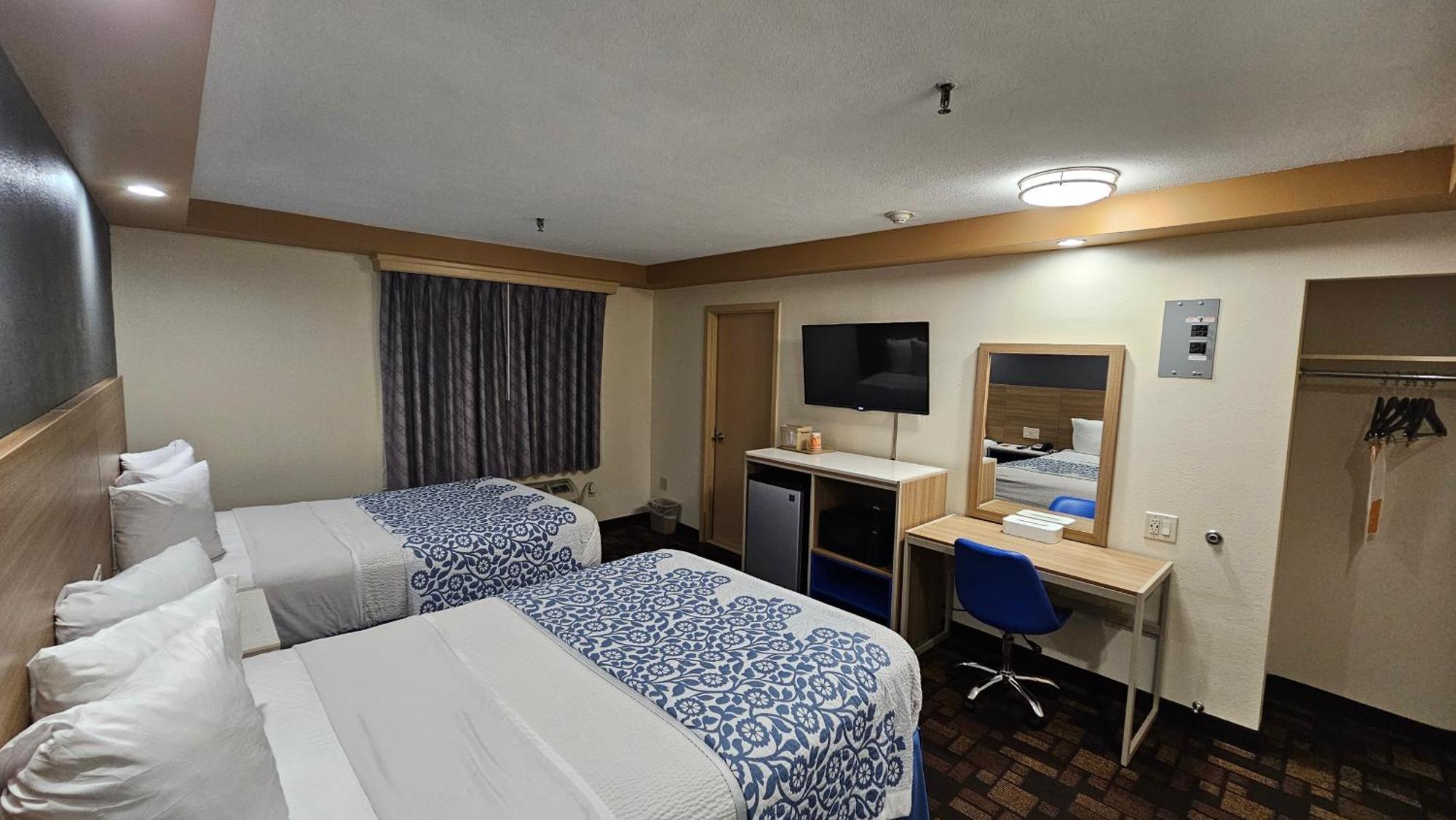 Econo Lodge Woodbridge Iselin Екстер'єр фото