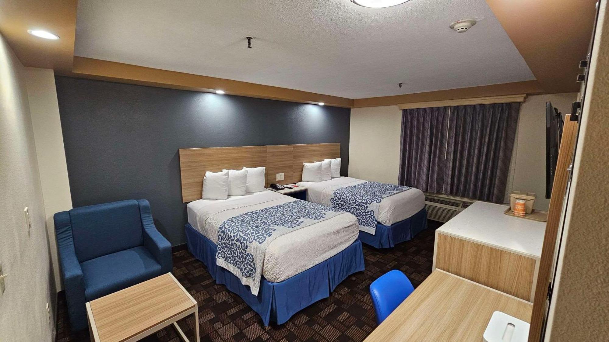 Econo Lodge Woodbridge Iselin Екстер'єр фото